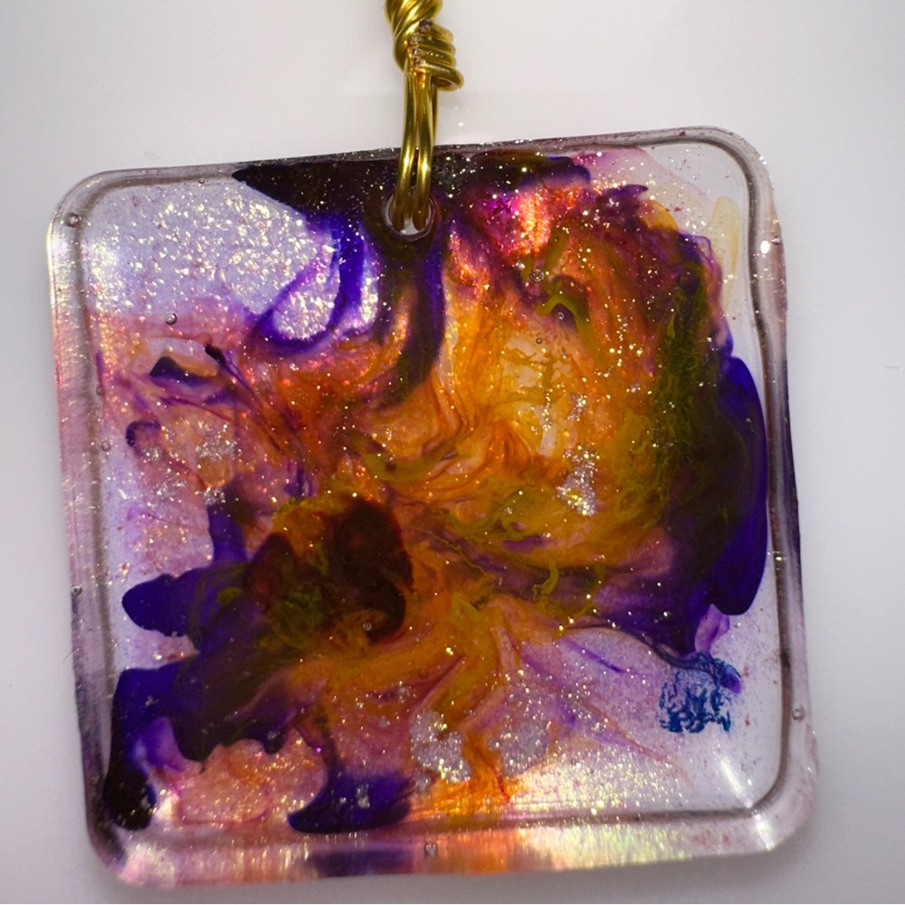 Abstract Pendant & Chain - Picture 4 of 8